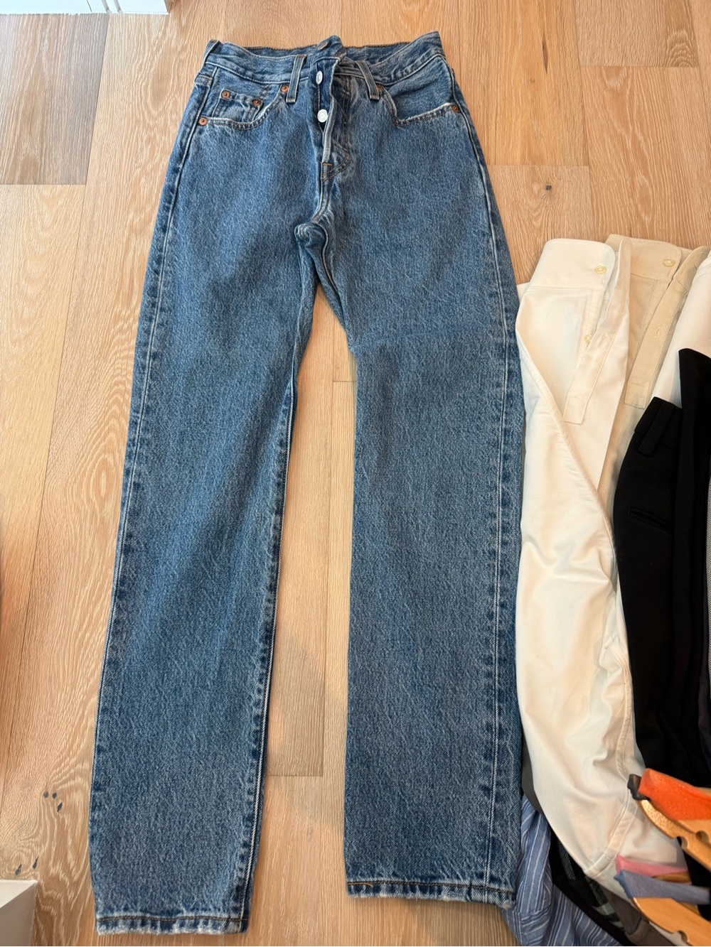 Levi's Men's Medium Blue Straight Jeans